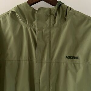 Ascend Hooded Windbreaker Jacket in Sage